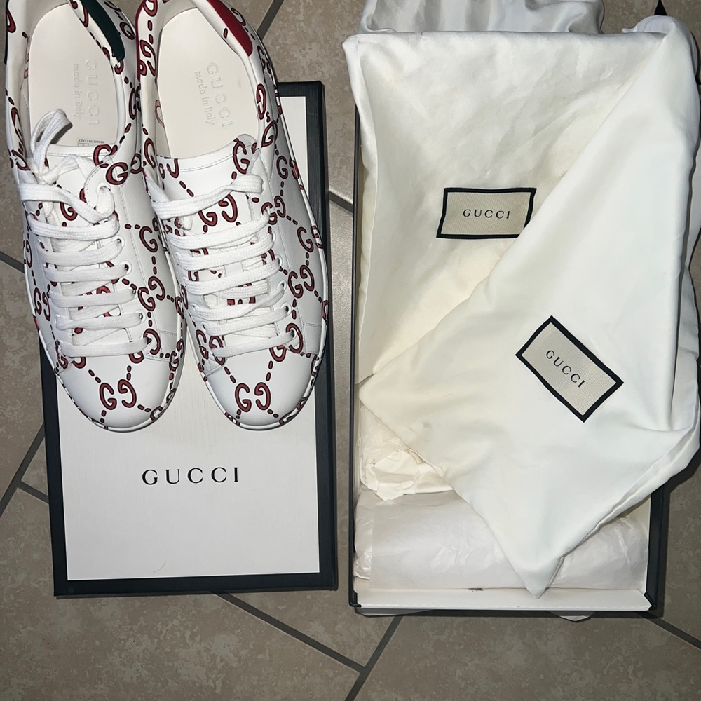 Gucci White/Red Leather Ghost GG Ace Low-Top Sneakers